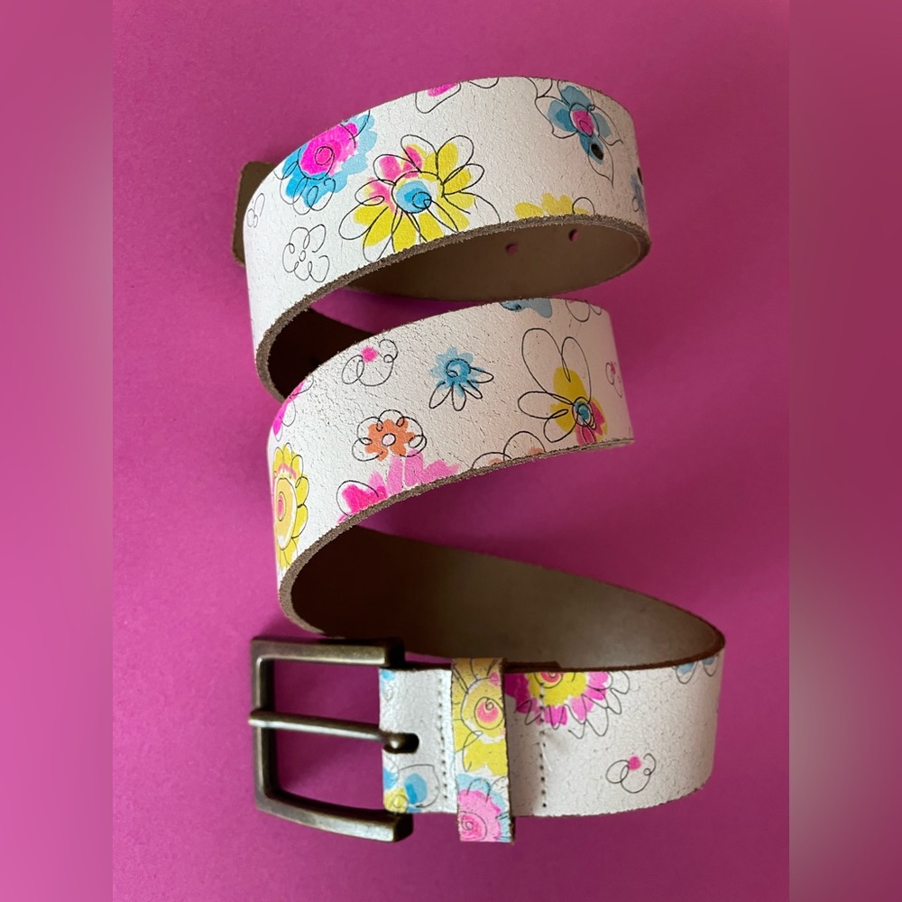 Buffalo David Bitton White with Florals Genuine Leather Belt